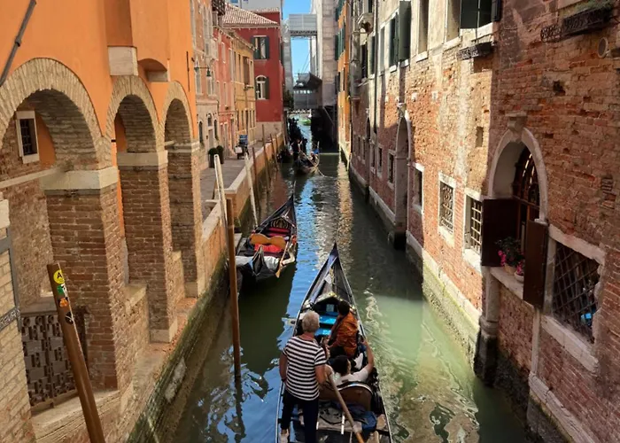 Deluxe Oliver's House Apartamento Venecia