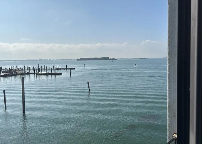 Deluxe Oliver's House *