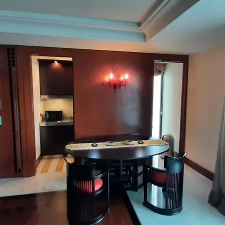 Deluxe Oliver's House * البندقية