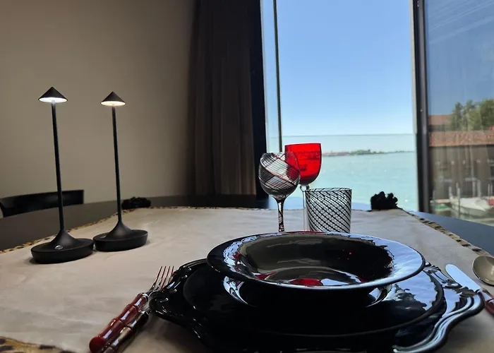 Deluxe Oliver's House